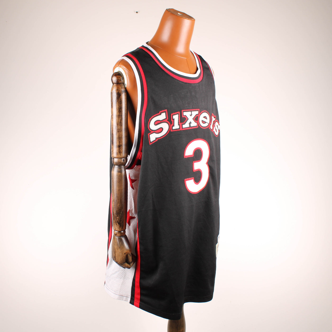 Allen Iverson 3 Philadelphia 76ers Hardwood Classics Jersey – Mitchell & Ness – Maat XL